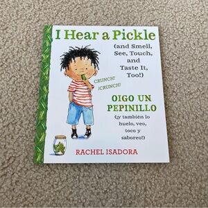 Kids Paperback Book - I hear a Pickle (bilingual)